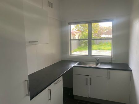 Charming Country Home in Dubbo - Photo 2