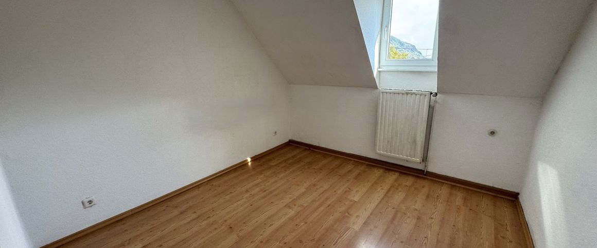 56599 Leutesdorf:Gemütliche 3 Zimmer Dachgeschosswohnung in verkehrsgünstiger Lage von Leutesdorf - Foto 1