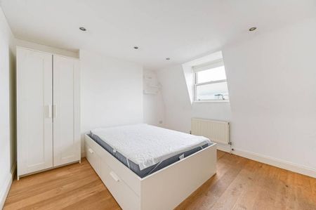 3 bedroom flat to rent - Photo 3