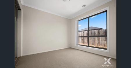 Modern Four-Bedroom Family Home with Ensuite and Double Garage - Photo 2