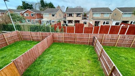 3 bedroom semi-detached house to rent - Photo 2