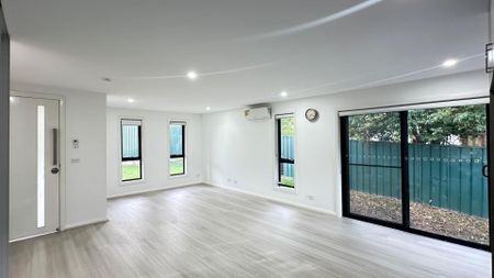 Modern 2 Bedroom Granny Flat in Prime Campbelltown Location! - Photo 2