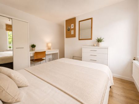 3 Bed Flat, St John's Way, N19 - Photo 4