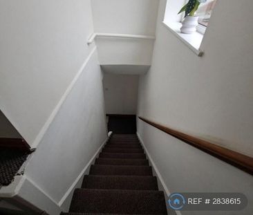 2 bedroom maisonette to rent - Photo 3
