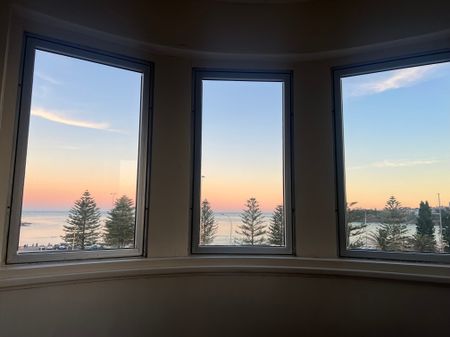 Bondi Beach - Photo 4