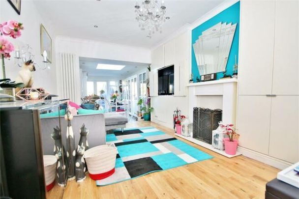 3 bedroom semi-detached bungalow to rent - Photo 1
