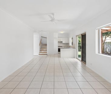 Freshly Updated Townhouse with Stunning Mount Coolum Views! - Photo 2