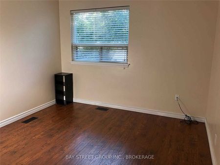 For Lease - 241 Taylor Mills Drive, Richmond Hill, Ontario - Photo 2