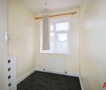 Rush Green Road, Romford, RM7 - Photo 2
