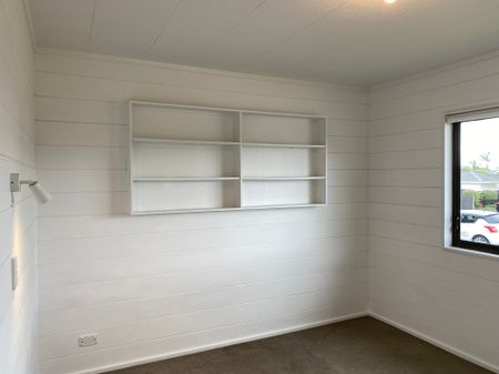 Three bedrooms plus study - Photo 3