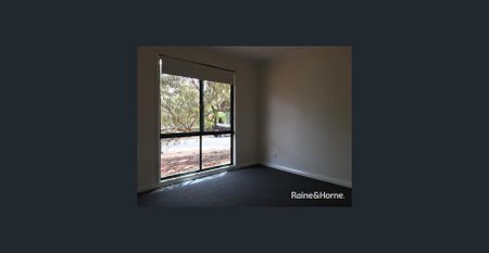 SPACIOUS 3 BEDROOM HOME - Photo 5