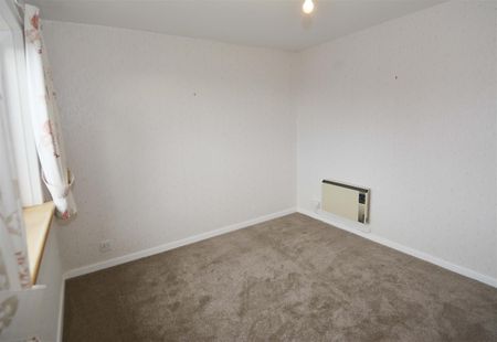 3 Bed House - Semi-Detached - Photo 3