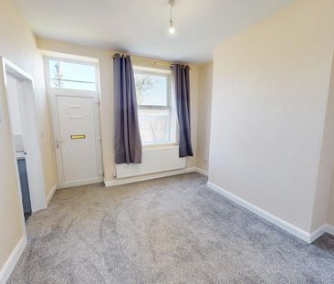 2 bedroom end of terrace house to rent - Photo 6