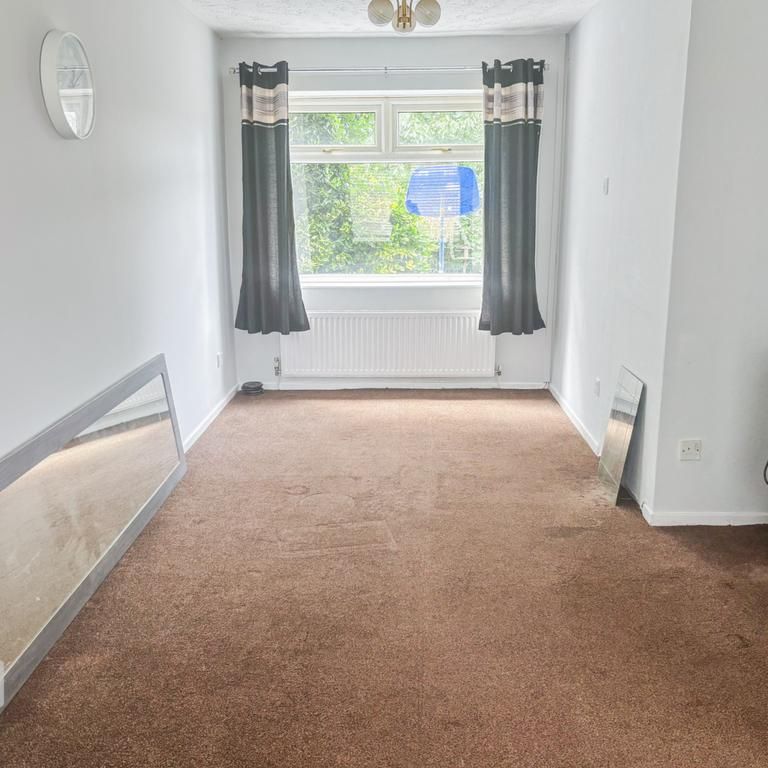 2 bedroom end of terrace house to rent - Photo 1