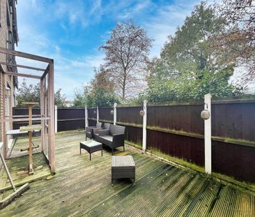 2 bedroom ground floor flat to rent - Photo 2