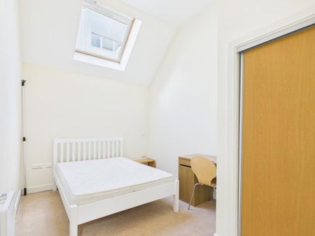 3 bedroom flat to rent - Photo 5