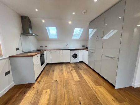 2 bedroom penthouse to rent - Photo 5