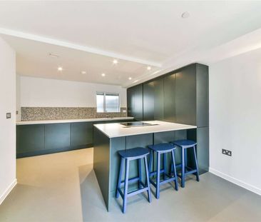 Brand new 3 double bedroom, 2 bathroom split level apartment to rent in this highly anticipated renovated development. - Photo 1