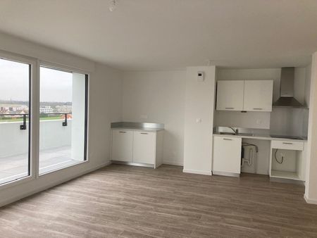 Location Appartement 4 pièces 92m² FLEURY SUR ORNE 14123 - Photo 4