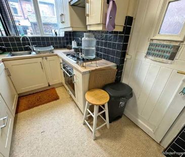 2 bedroom property to rent in Oldham - Photo 3