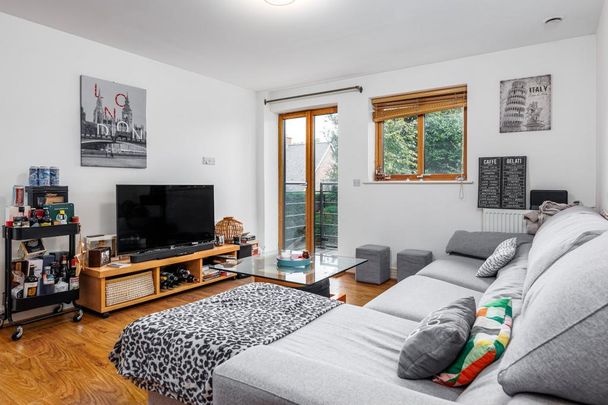 2 bedroom flat to rent - Photo 1