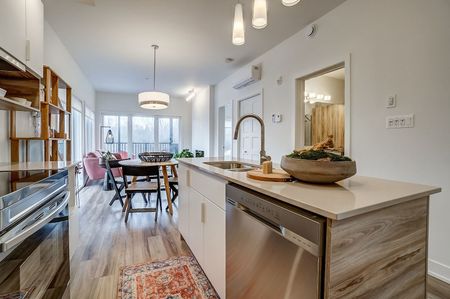 NEW - Block 4 Now Leasing! | Close To Champlain Bridge | To Book A Visit : 819 303-5669 - Photo 4