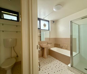 1/92 Glen Huntly Road, Elwood VIC 3184 - Apartment For Rent | Domain - Photo 6