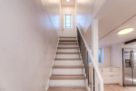 Detached Home For Lease | X8108730 - Photo 4