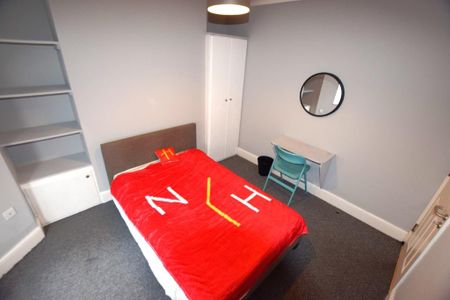 4 bedroom terraced house to rent - Photo 5