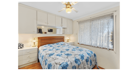 Close to Transport - Solar Powered - Patio with Lots of Space For Entertainment - Photo 4