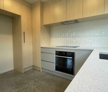 Peaceful & Modern - Princes St East - Be the first to enjoy! - Photo 3