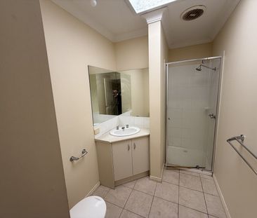 Furnished 1 Bedroom for Rent in Clayton - Photo 5