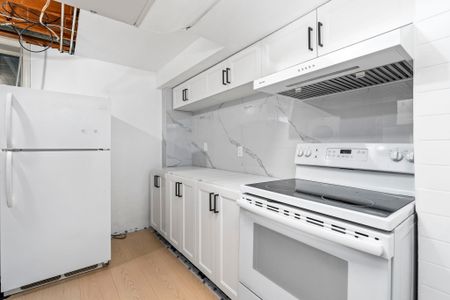 For Lease - 5 PARAGON Road, Toronto, Ontario - Photo 2