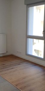 location Appartement T2 DE 41.5m² À REIMS - Photo 3