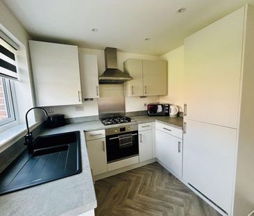 2 bedroom semi-detached house to rent - Photo 4