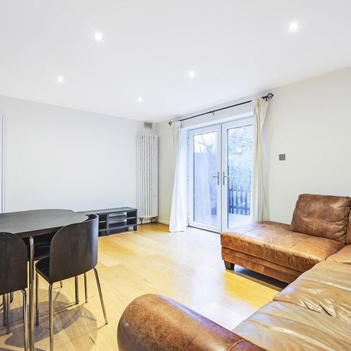 2 bedroom flat to rent - Photo 1