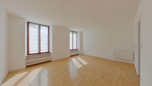 Location Appartement 2 pièces 75m² LA ROCHE POSAY 86270 - Photo 1