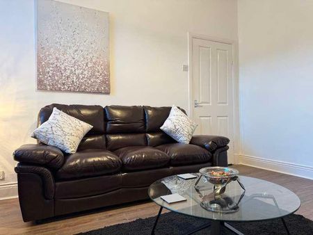 Belford Terrace, North Shields, NE30 - Photo 2