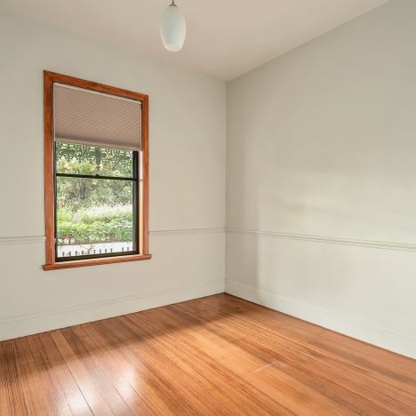 Convenient and Central - Photo 1