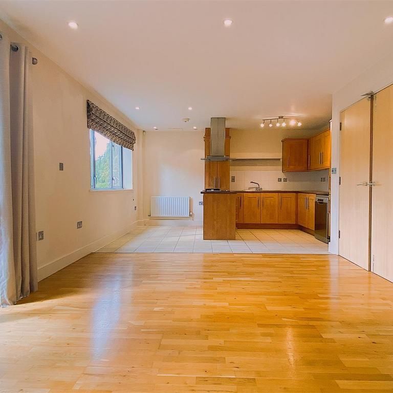 2 bedroom flat to rent - Photo 1