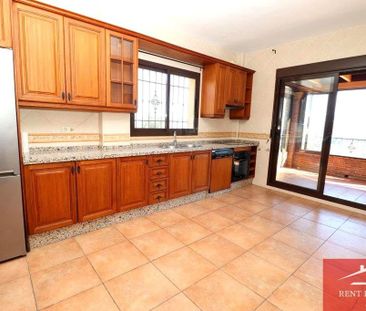 5 bedroom luxury Villa for rent in Alhaurín de la Torre, Spain - Photo 4