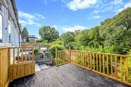 4 bedroom semi-detached house to rent - Photo 4