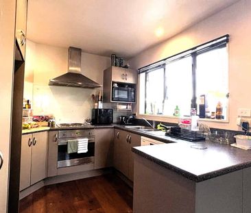 Excellent Location - Photo 3