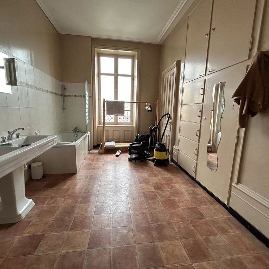 Location Maison 6 pièces 240 m2 à Saint-Dié-des-Vosges - Photo 1