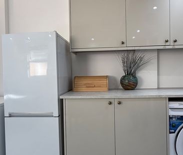 Room in a Shared House, Windermere Avenue, SW19 - Photo 6