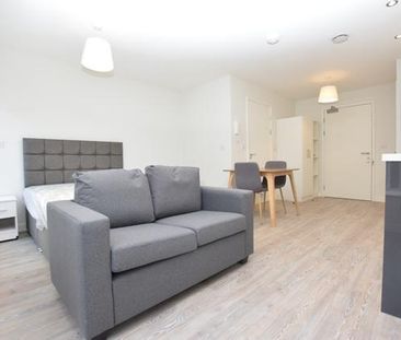 Studio to rent - Photo 3