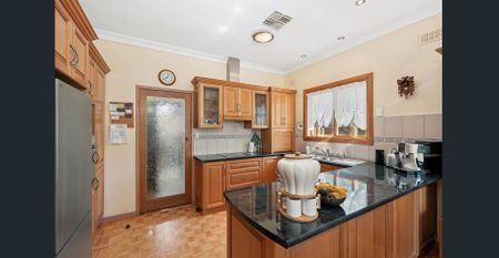 COASTAL LIVING IN PRIME LOCATION - Photo 3