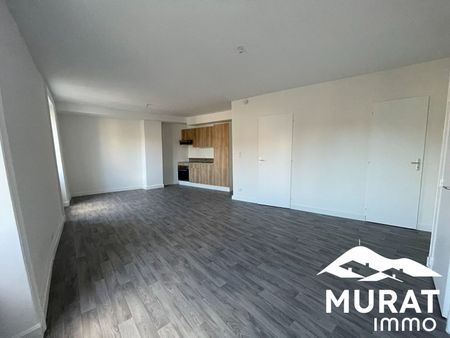 Location Appartement 1 pièce 34m² VIC LE COMTE 63270 - Photo 2