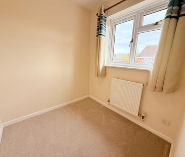 Morton Close, Camberley, Surrey, GU16 - Photo 5