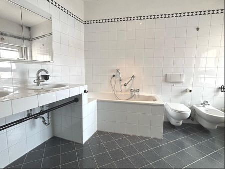 4-Zimmer-Dachgeschoss Wohnung im Herzen von Altdorf - Foto 5